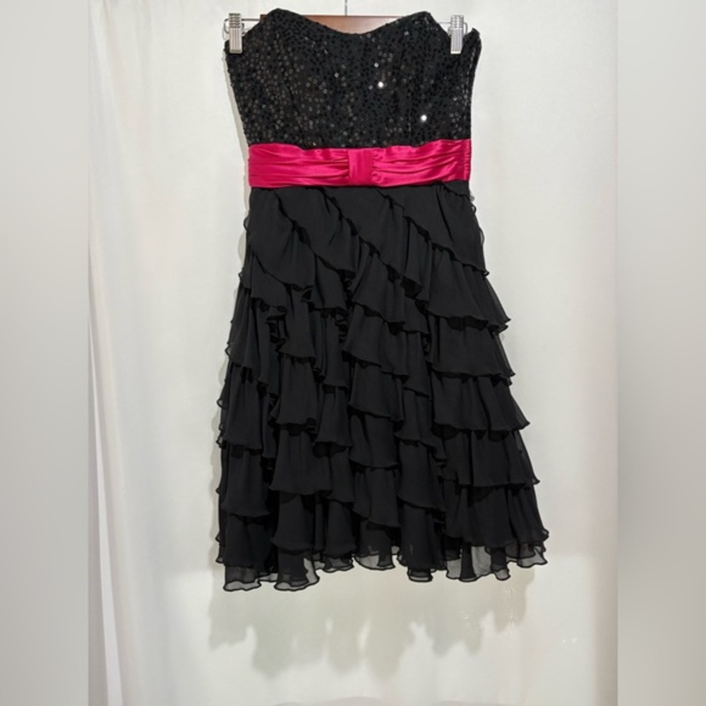 Betsey Johnson Evening Silk‎ Strapless Sequin Fit Flare Dress Black Pink Size 2